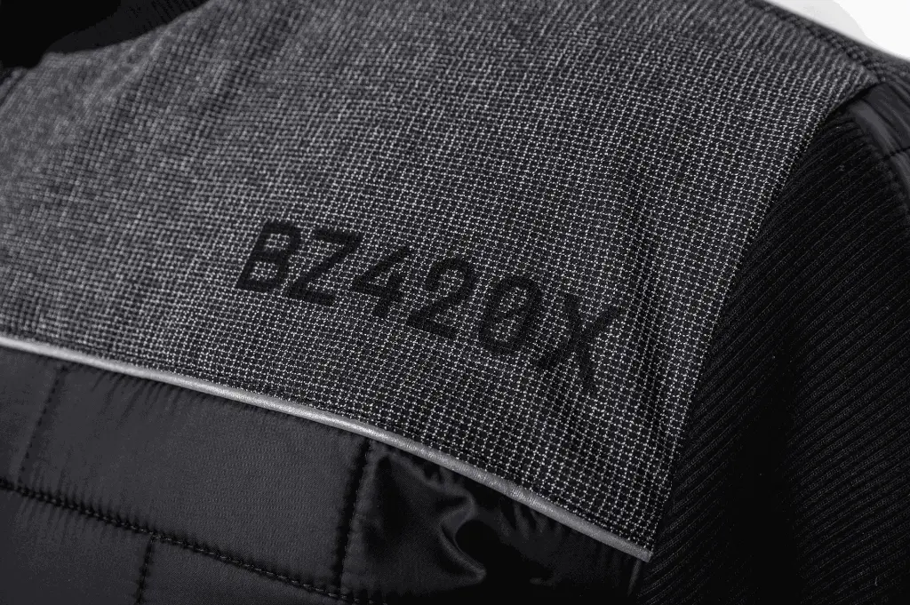 BZ420X_detal2_web.webp